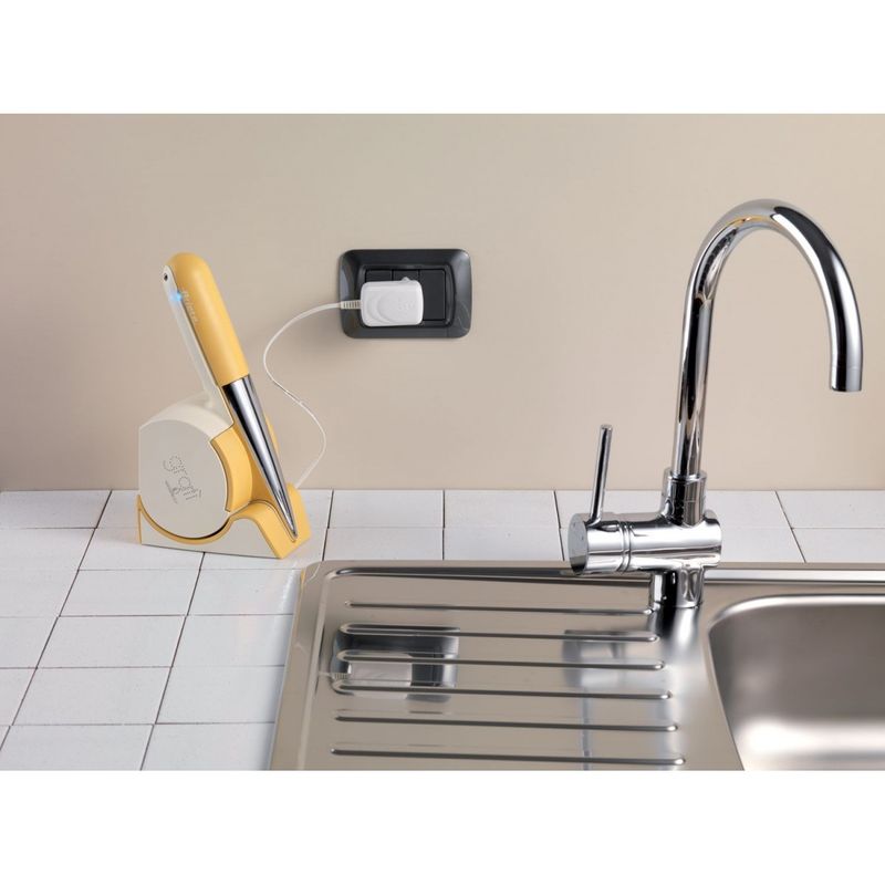 Ariete-457-Grati-Waterproof-Grattugia-elettrica-senza-fili-interamente-lavabile-in-acqua-Bianco-e-Giallo