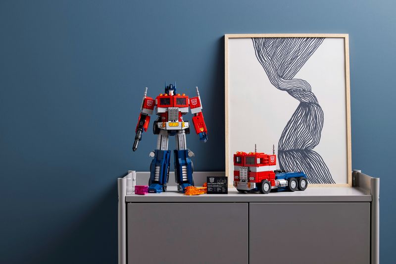 LEGO-ICONS-Optimus-Prime