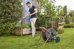 Gardena-AquaRoll-L-Easy-Carrello-avvolgitubo-Manuale-Nero-Blu-Arancione