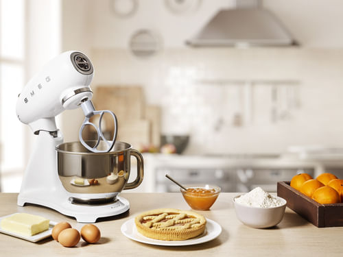 Robot-da-cucina-SMEG-SMF03WHEU-stile-anni--50-full-color-bianco