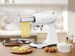 Robot-da-cucina-SMEG-SMF03WHEU-stile-anni--50-full-color-bianco