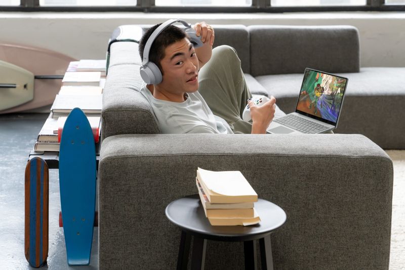 Microsoft-Surface-Laptop-Go-2-Computer-portatile-315-cm--12.4---Touch-screen-Intel®-Core™-i5-i5-1135G7-8-GB-LPDDR4x
