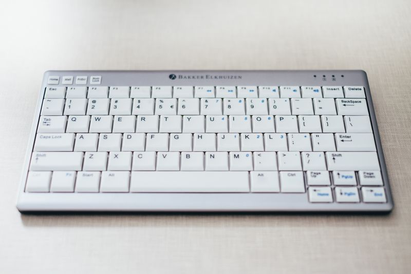 BakkerElkhuizen-UltraBoard-950-tastiera-USB-QWERTY-US-International-Grigio-chiaro-Bianco