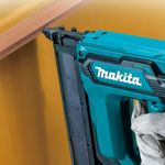 CHIODATRICE-A-PRESSIONE-SENZA-FILI-MAKITA-DFN350Z