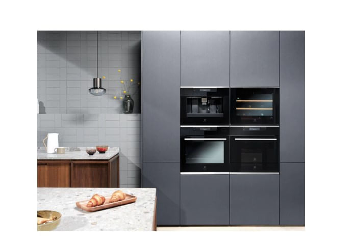 Electrolux-KBW5X-Cantinetta-termoelettrica-Da-incasso-Nero-Acciaio-inossidabile-18-bottiglia-bottiglie