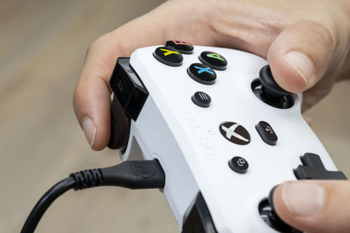 Nacon-Gamepad-XProLight-Evol-X-Pro-Wired-White-per-Xbox