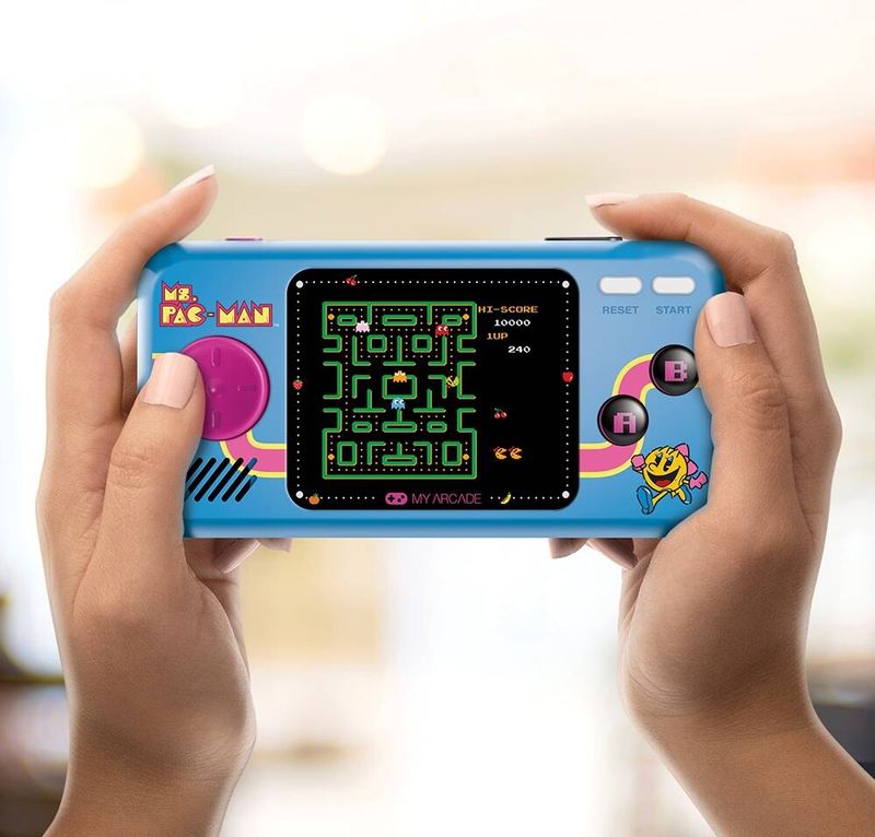 My-Arcade-Ms.-Pac-Man-console-da-gioco-portatile-698-cm--2.75--Nero-Blu