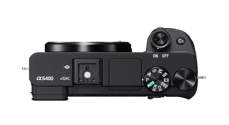 Sony-α-Alpha-6400-con-obiettivo-16-50mm-mirrorless-APS-C-con-Real-Time-Eye-AF