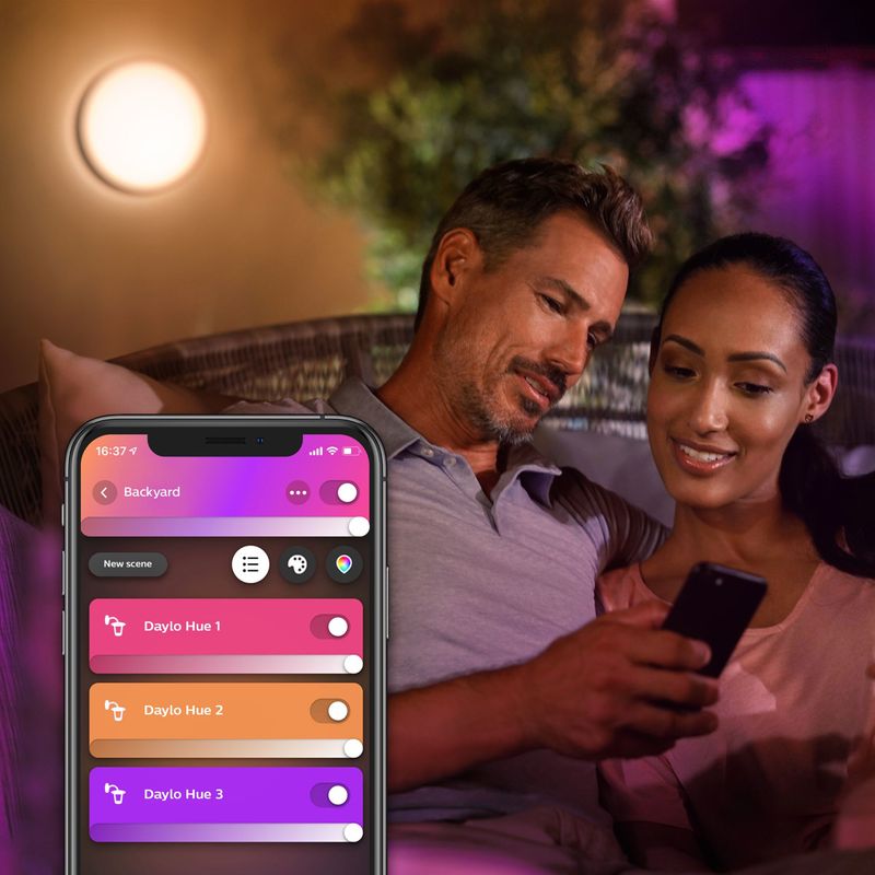 Philips-Hue-White-and-Color-ambiance-Daylo-Lampada-Smart-a-parete-in-Acciaio