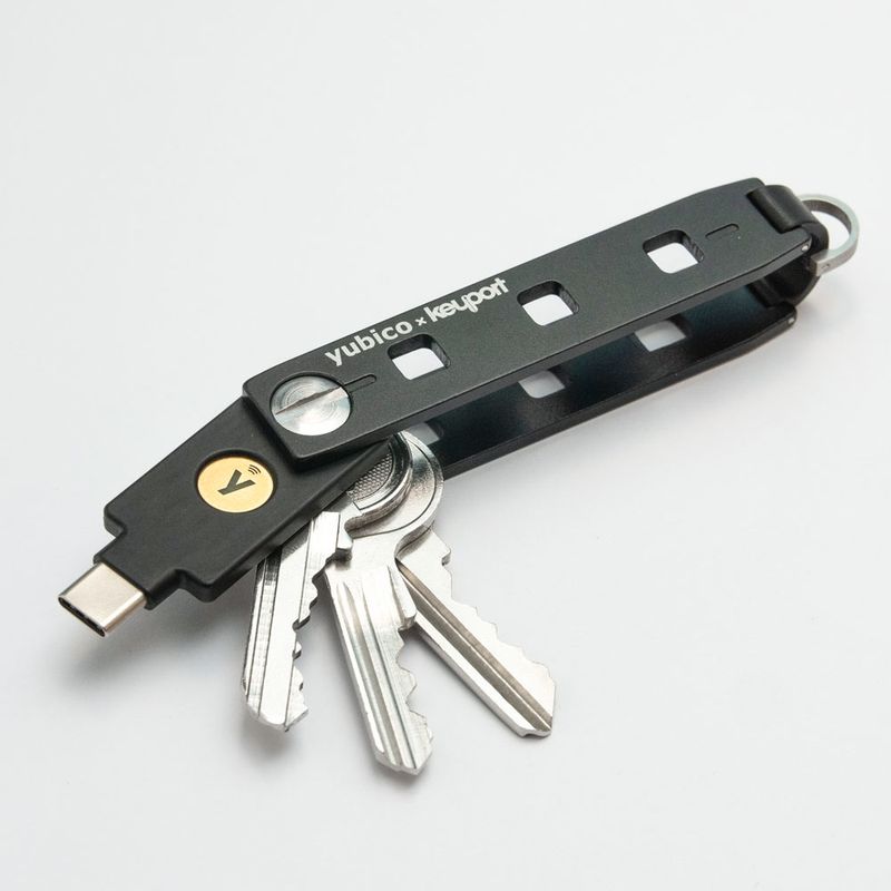 Yubico-x-Keyport-Pivot-2.0-key-organizer---PROMO-FINO-A-ESAURIMENTO-SCORTE