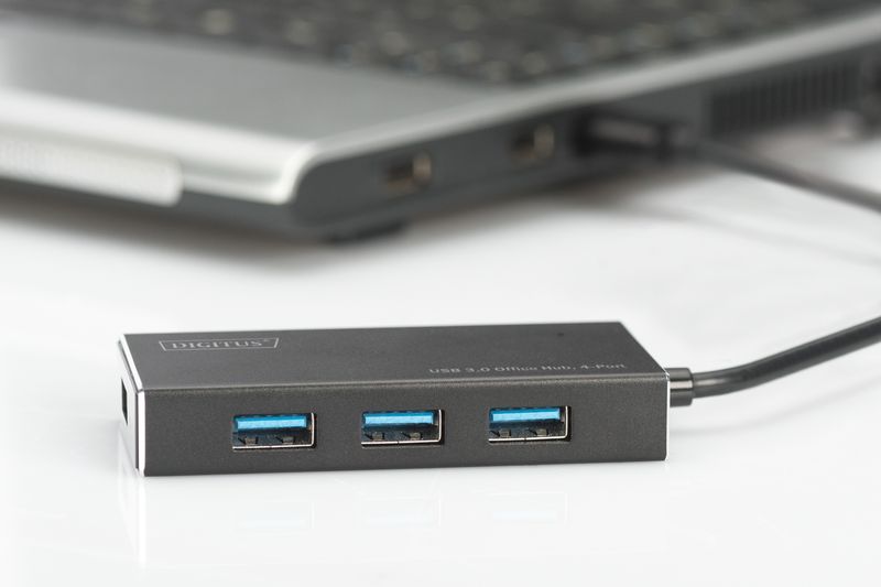 Hub-4-Porte-Usb-3.0-Con-Alimentatore