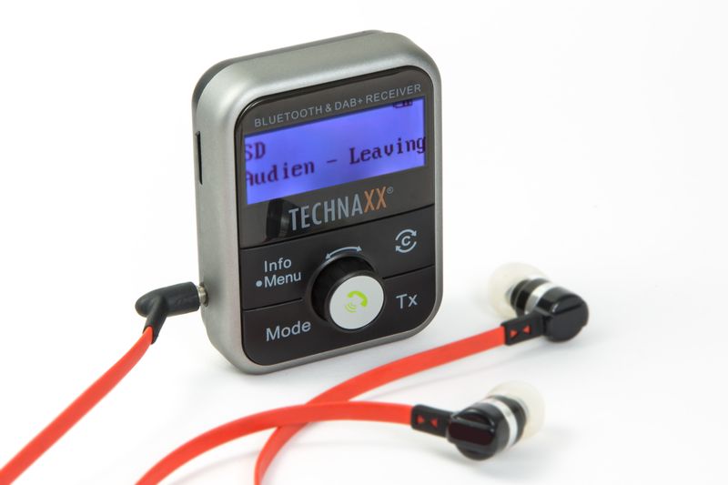 TRASMETTITORE-DAB-CON-VIVAVOCE-INTEGRATO-E-FUNZIONE-DI-MP3-PLAYER-D-AUTO