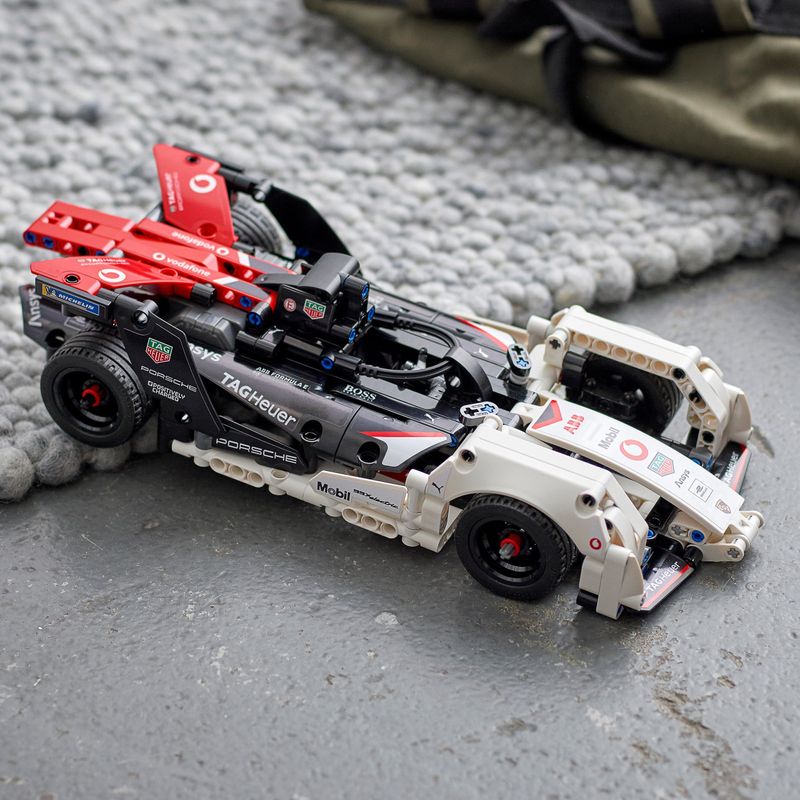 LEGO-Technic-Formula-E-Porsche-99X-Electric