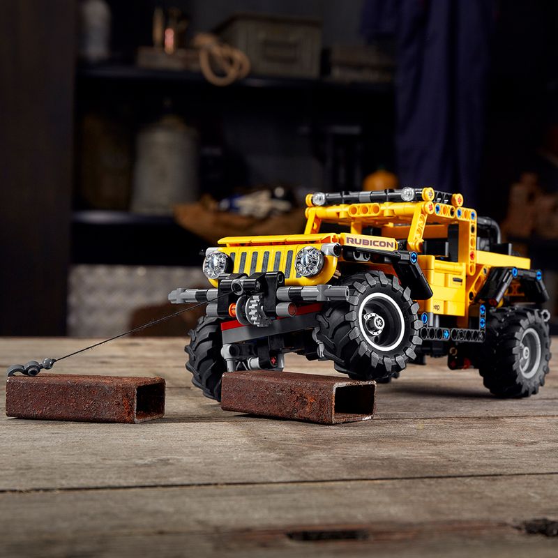 LEGO-Technic-Jeep-Wrangler---42122