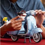 LEGO-Vespa-125-10298