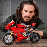 LEGO-Technic-Ducati-Panigale-V4-R-Superbike-Collezionabili-Da-Esposizione