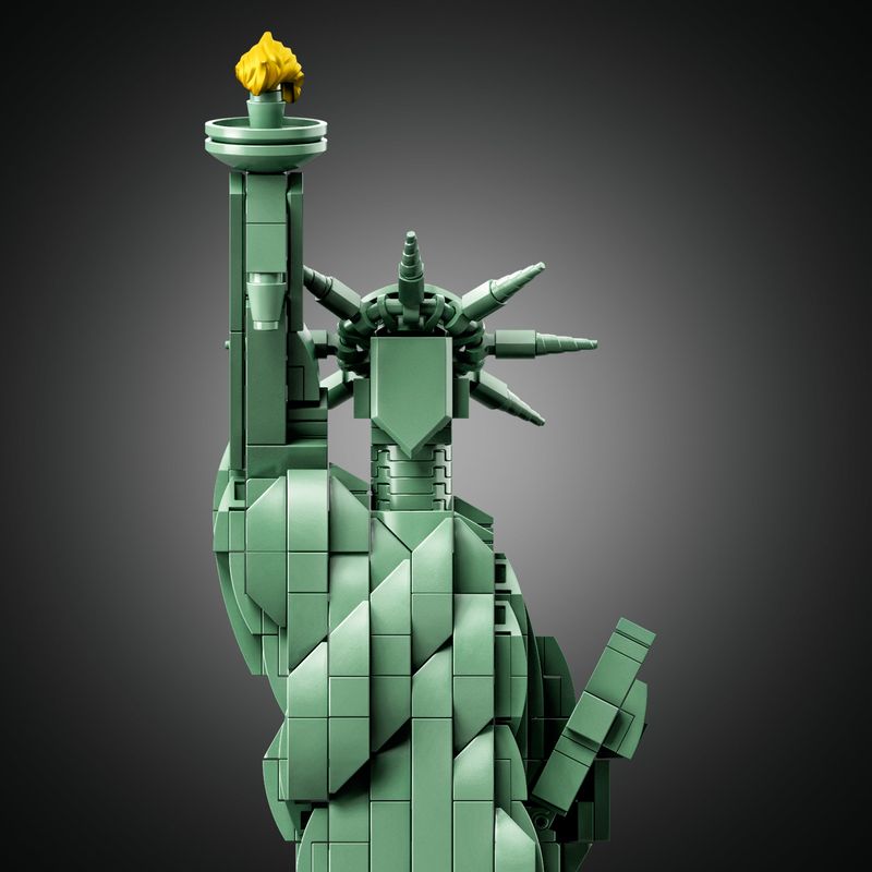 LEGO-Architecture-Statua-Della-Liberta--21042