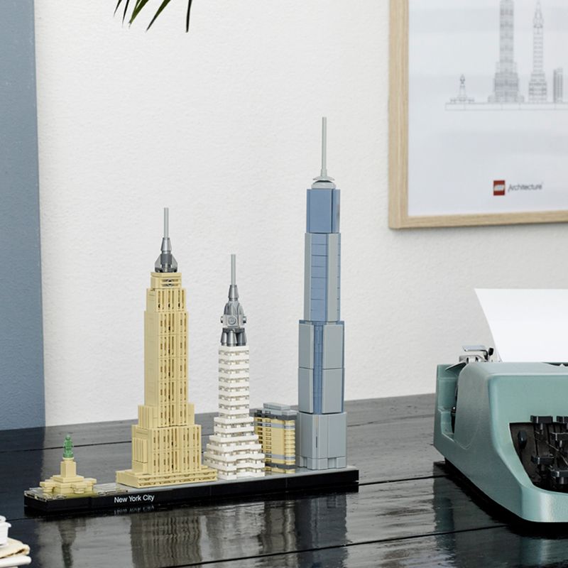 LEGO-Architecture-New-York-City-21028