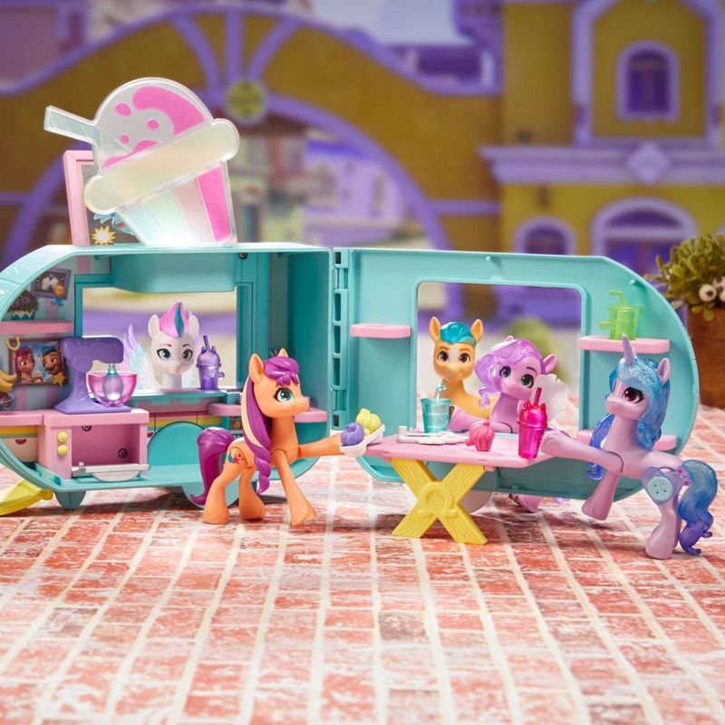 My-Little-Pony-Sunny-Starscout-Smoothie-Truck