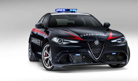 ALFA-ROMEO-GIULIETTA-CARABINIERI-CON-RADIOCOMANDO