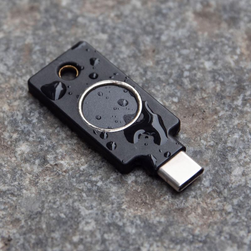 YubiKey-C-Bio-FIDO-Edition---Yubico-YubiKey-C-Bio-FIDO---Edition-Windows-macOS-Chrome-OS-Linux-Black-Google-accountMicro