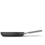 Smeg Farbe schwarz  Durchmesser 30 cm  Form Rund  Material Aluminium Stainless steel