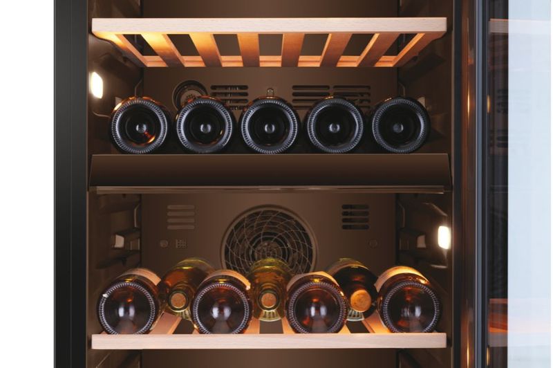 Haier-Wine-Bank-50-Serie-5-HWS79GDG-Cantinetta-vino-con-compressore-Libera-installazione-Nero-79-bottiglia-bottiglie