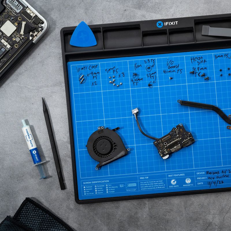 iFixit-FixMat-1-strumenti