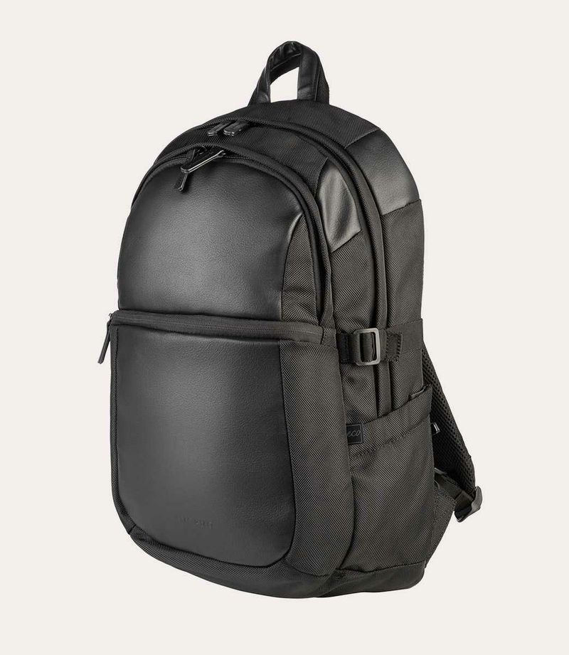 BRAVO-RUCKSACK-BLACK---MACBOOK-PRO-16-LAPTOP-15.6