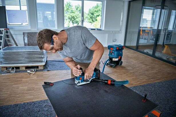 Bosch-GST-18V-155-SC-seghetto-elettrico-3800-spm--fogli-per-minuto--2-kg