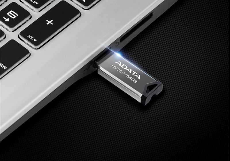 Memoria-USB-Adata-UV250-Argentato-32GB