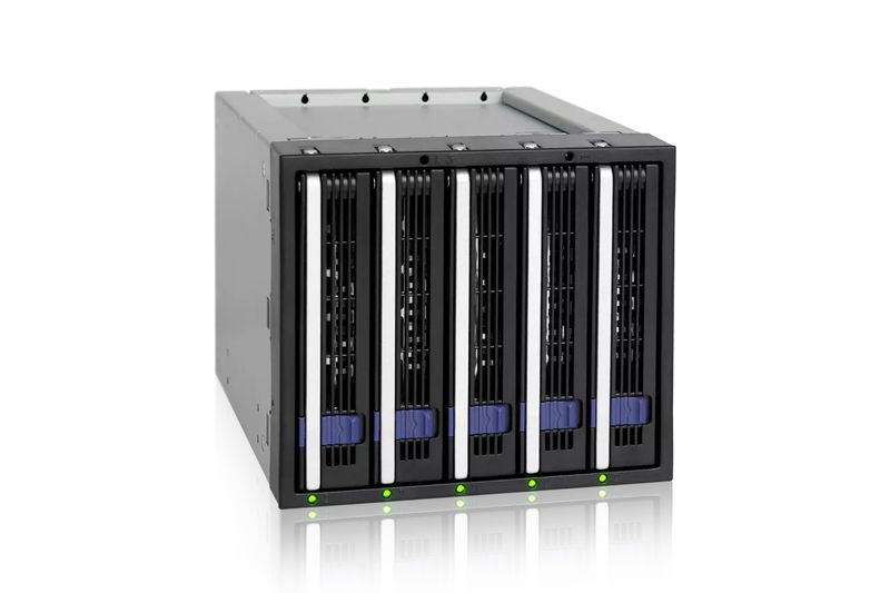 IcyDock-FatCage-MB155SP-B---5-Bay-EZ-Tray-3.5--SATA-Hard-Drive-Hot-Swap-Backplane-Cage-in-3x-External-5.25--Bay