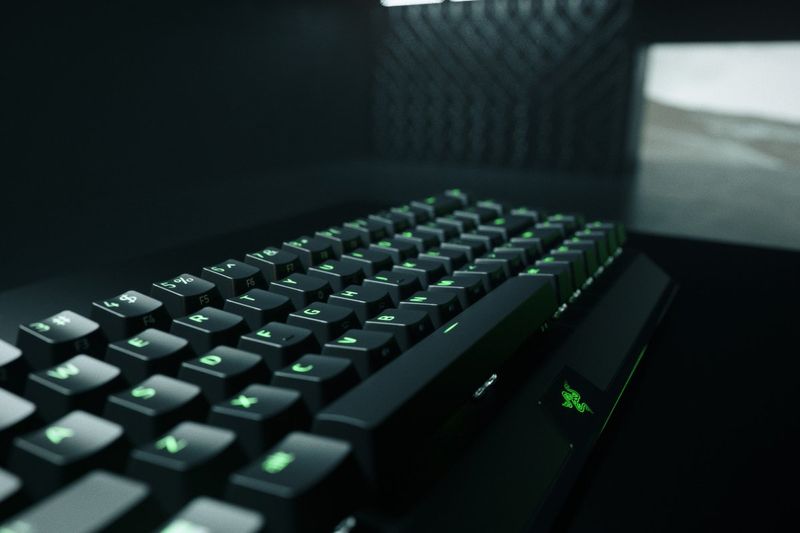 Tastiera-Razer-Blackwidow-V3-Mini-Hyperspeed--interruttore-giallo-meccanico-Bluetooth-24-GHz-USB-layout-tedesco-