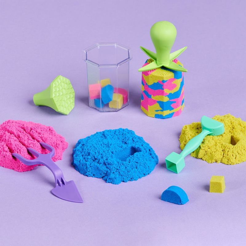 Kinetic-Sand--Set-Gioco-Squish-N’-Create-Sabbia-colorata-in-3-variazioni-Sabbia-cinetica-382-g-5-accessori-per-modellare-la-sabbia-Giocattoli-per-bambini-e-bambine-3-anni