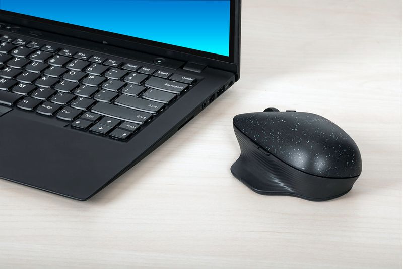 TARGUS-ECOSMART-SUSTAINABLE-ERGONOMIC-AMBIDEXTROUS-MOUSE