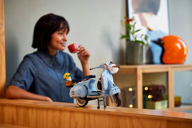 Vespa-125-LEGO®---Lego-Creator-Expert-10298