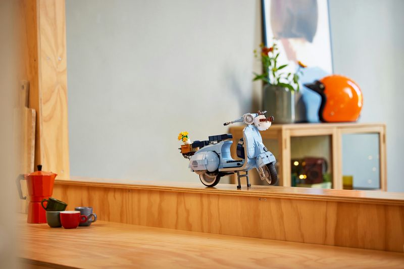Vespa-125-LEGO®---Lego-Creator-Expert-10298