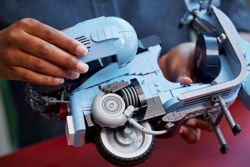 Vespa-125-LEGO®---Lego-Creator-Expert-10298
