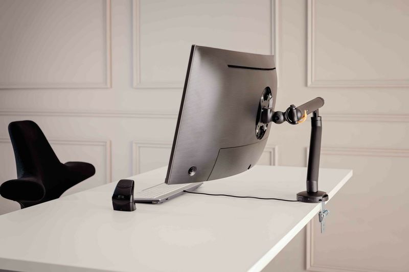 BakkerElkhuizen-BE-Flexible-Single-889-cm-35-Nero-Scrivania--Bakker-Elkhuizen-Easy-fit-Flexible-Single-Black-Monitor-Arm