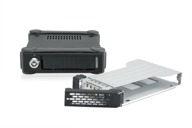 IcyDock-ToughArmor---Box-esterno-con-serratura--USB-3.0-per-HDD-SSD-SATA-25-----con-cassetti