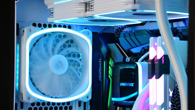 Enermax-SquA-RGB-White-Case-per-computer-Ventilatore-12-cm-Bianco