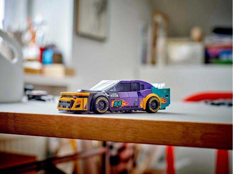 NASCAR®-Next-Gen-Chevrolet-Camaro-ZL1---Lego-Speed-Champions-76935