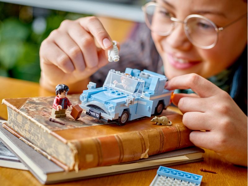 Ford-Anglia™-volante---Lego-Harry-Potter-76424