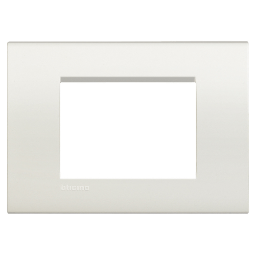 Bticino-placca-living-light-tecnopolimero-----colore-bianco-opaco-numero-posti-3-posti-confezione-1