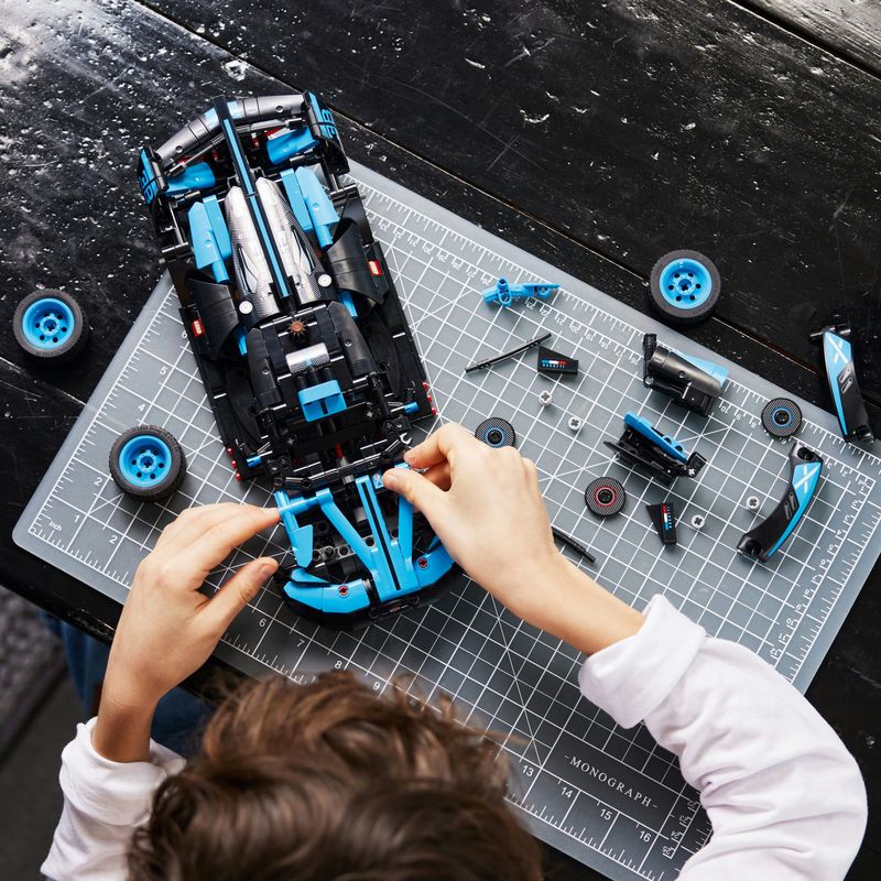 Bugatti-Bolide-Agile-Blue---Lego-Technic-42162