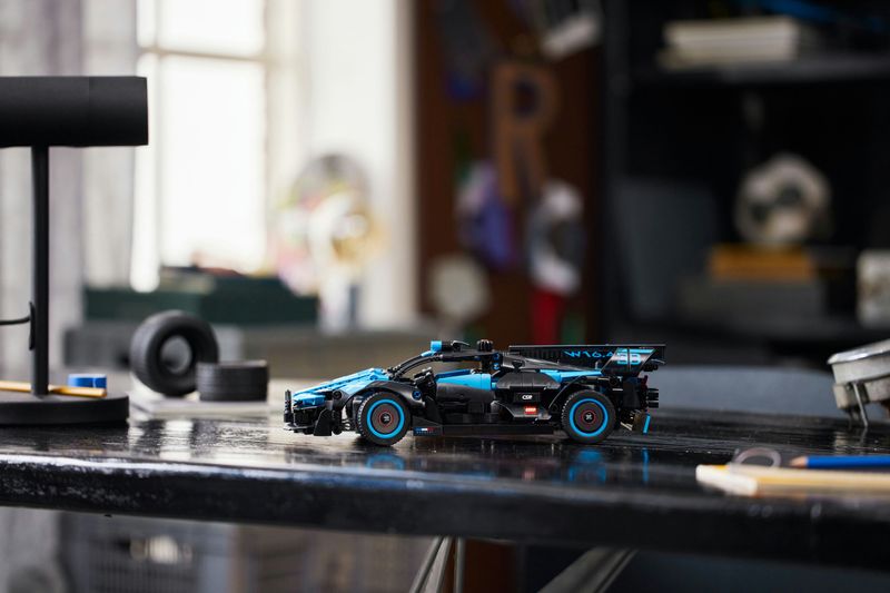 Bugatti-Bolide-Agile-Blue---Lego-Technic-42162