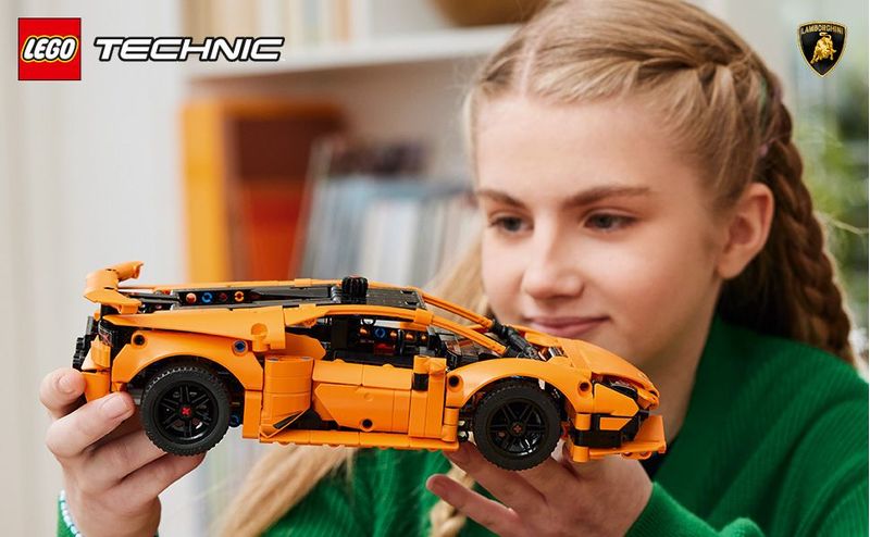 Lamborghini-Huracan-Tecnica-Arancione---Lego-Technic-42196