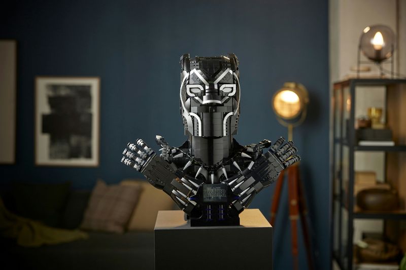 Black-Panther---Lego-Marvel-76215