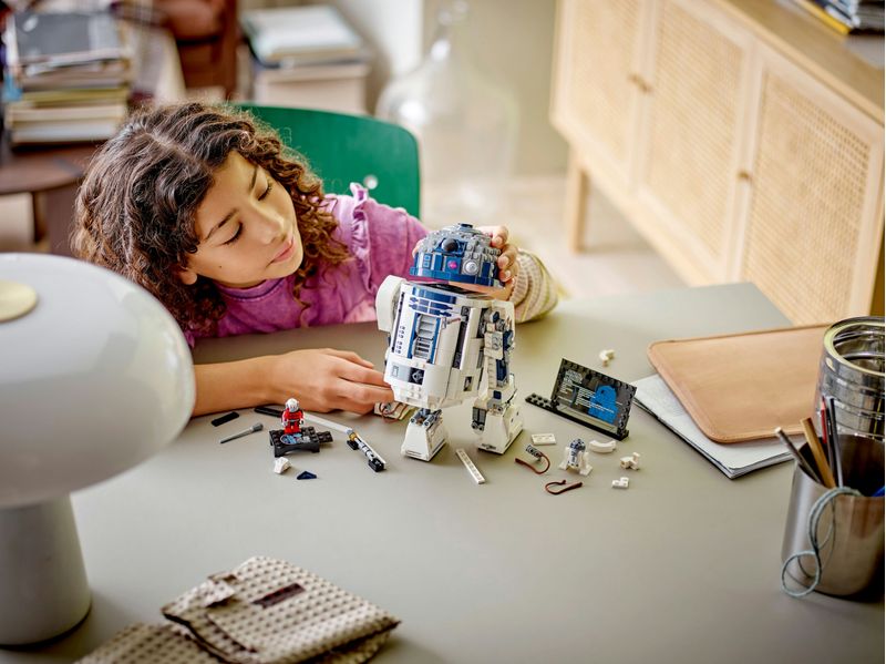 R2-D2™---Lego-Star-Wars-75379