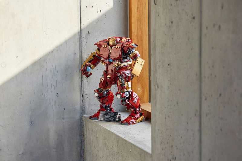 Hulkbuster​---Lego-Marvel-76210